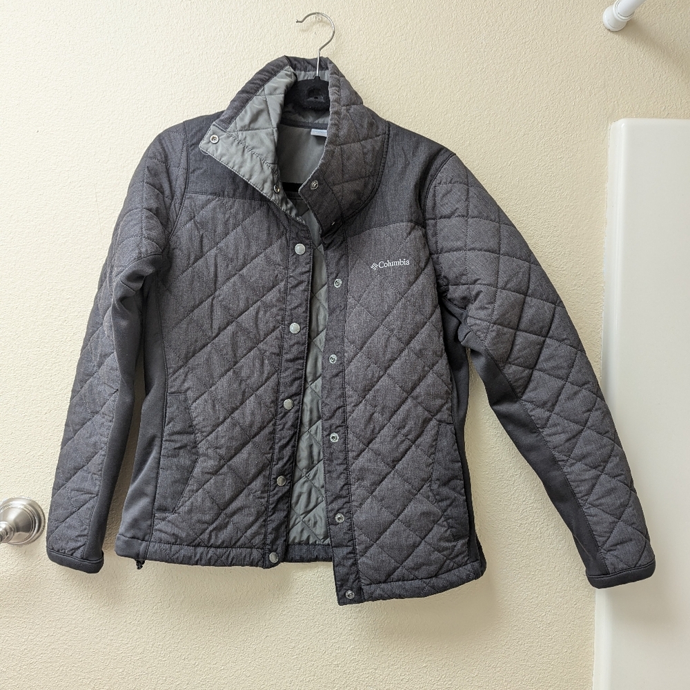 Quilted Gray Columbia Button up Jacket